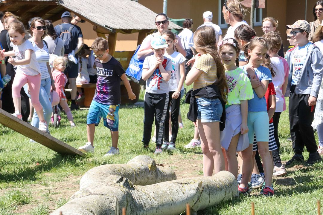 KÖVÉR RANCH-on készült a helyszínt és a programokat bemutató, vendégeket és állatokat tartalmazó kép