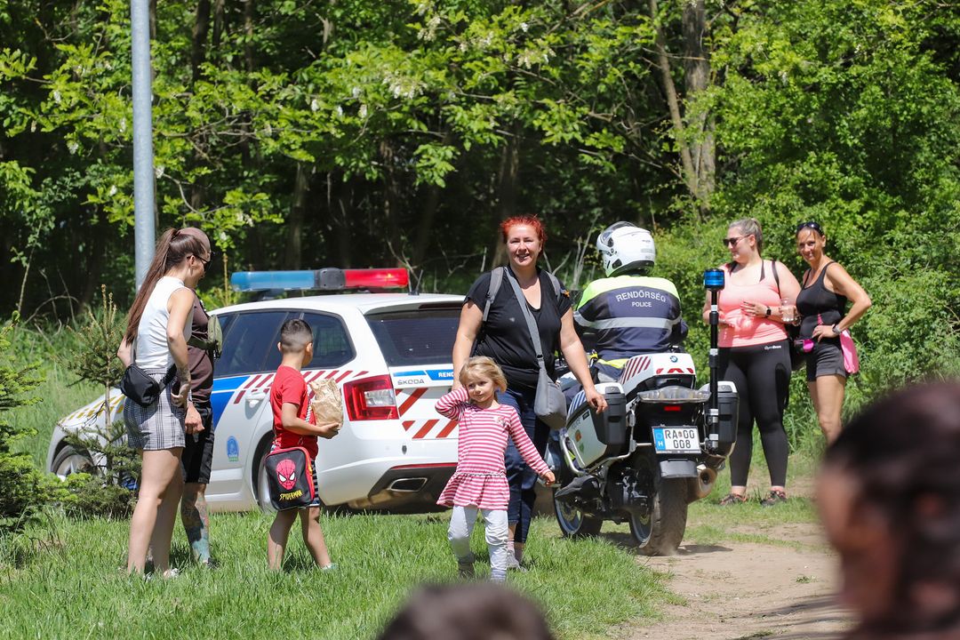 KÖVÉR RANCH-on készült a helyszínt és a programokat bemutató, vendégeket és állatokat tartalmazó kép